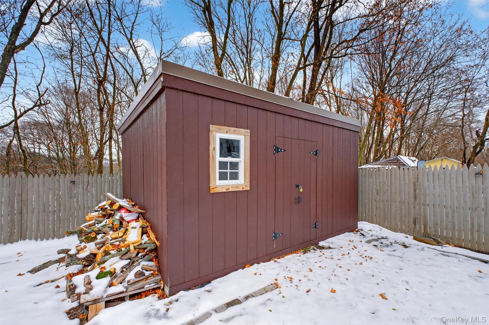 173 North Grand Avenue Poughkeepsie, NY 12603 - Photo 30 of 33 a backyard of a house