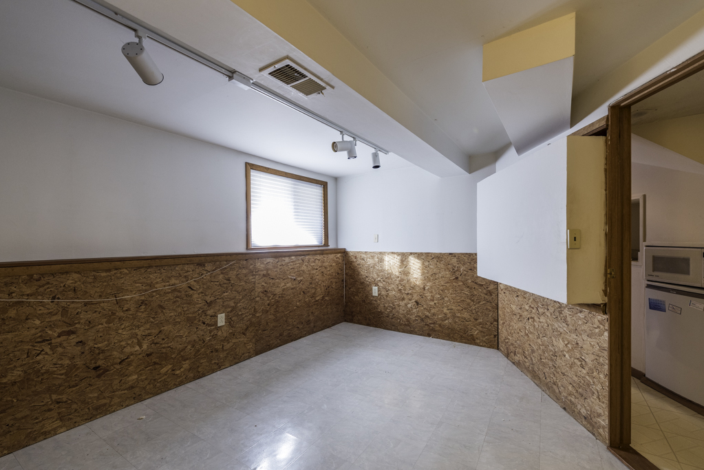 1834 Arbor Court Gurnee, IL 60031 - Photo 23 of 31 a view of hallway