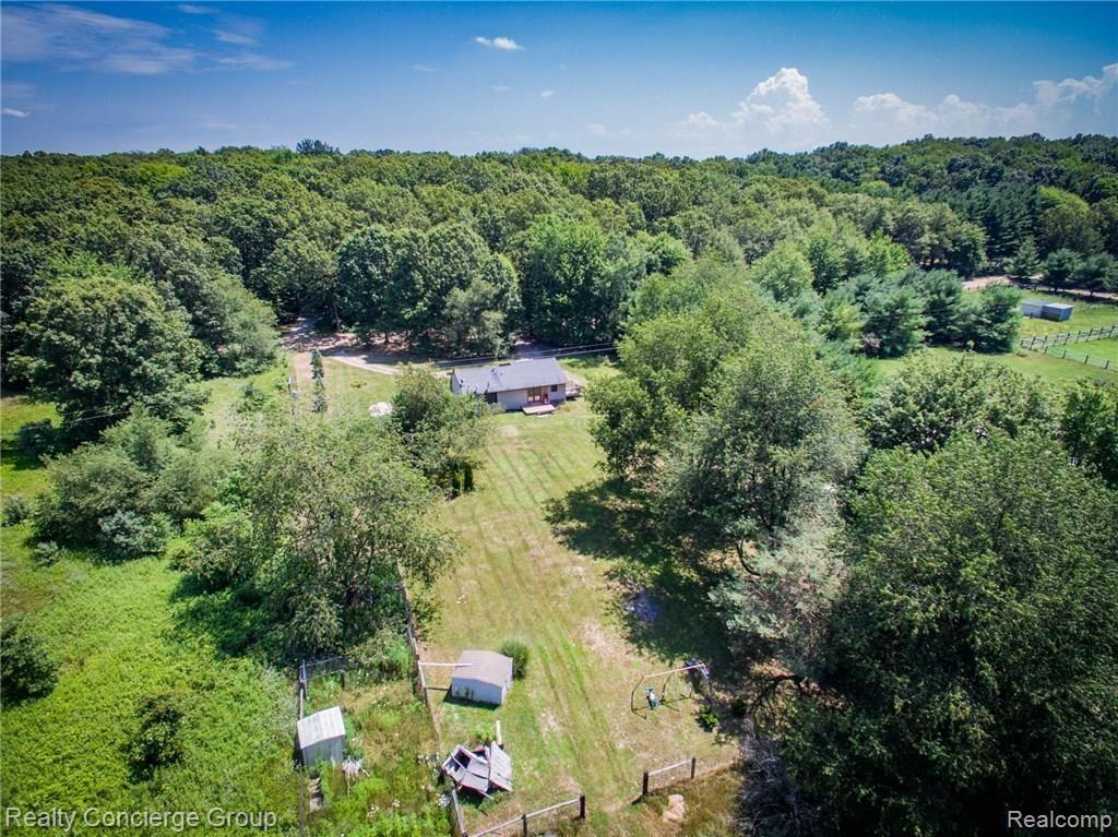 5180 Dutton Road Gregory, MI 48137 - Photo 25 of 32 Dutton drone-3.jpg