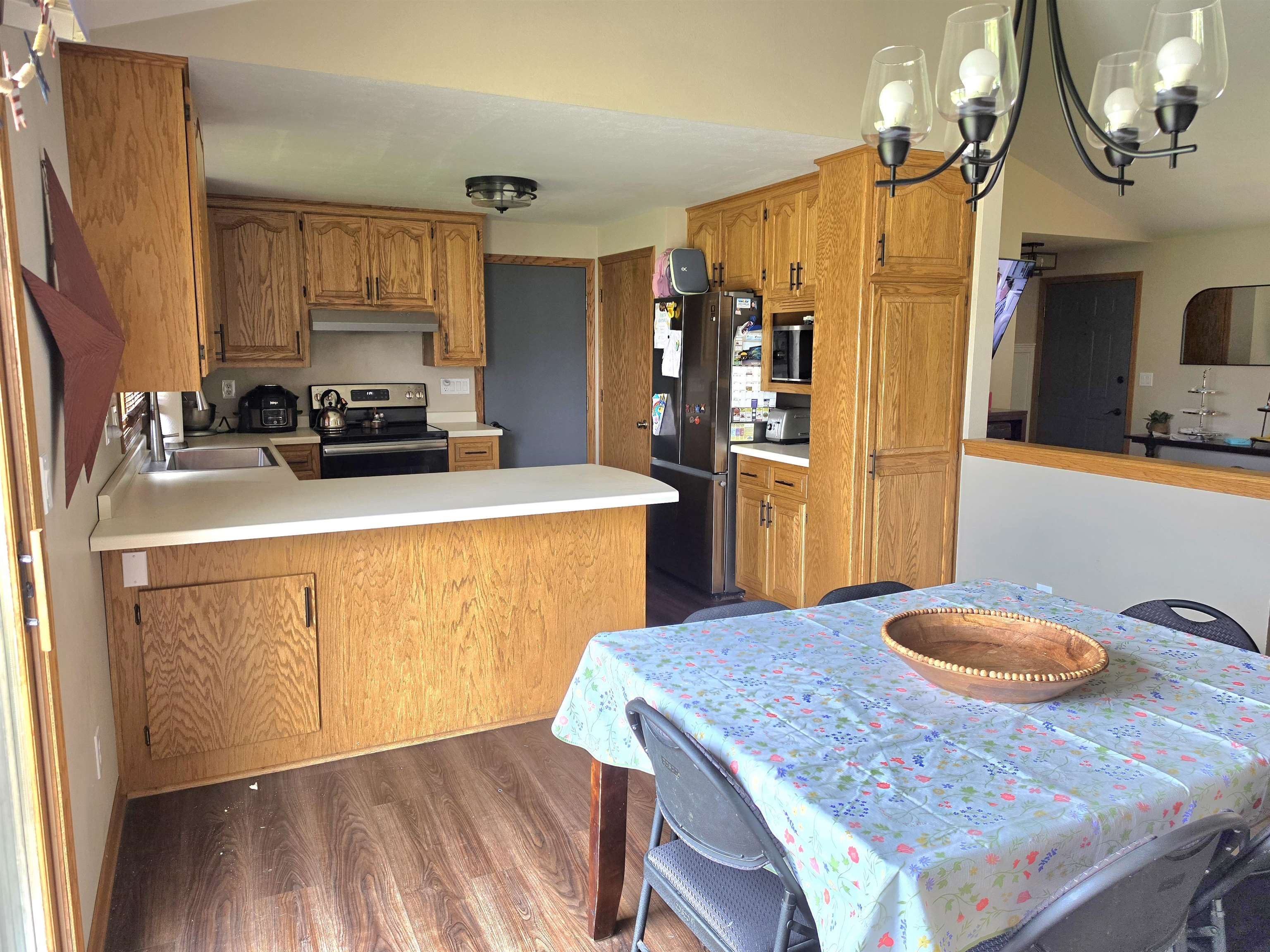 1264 Blue Ridge Drive Green Bay, WI 54304 - Photo 2 of 8