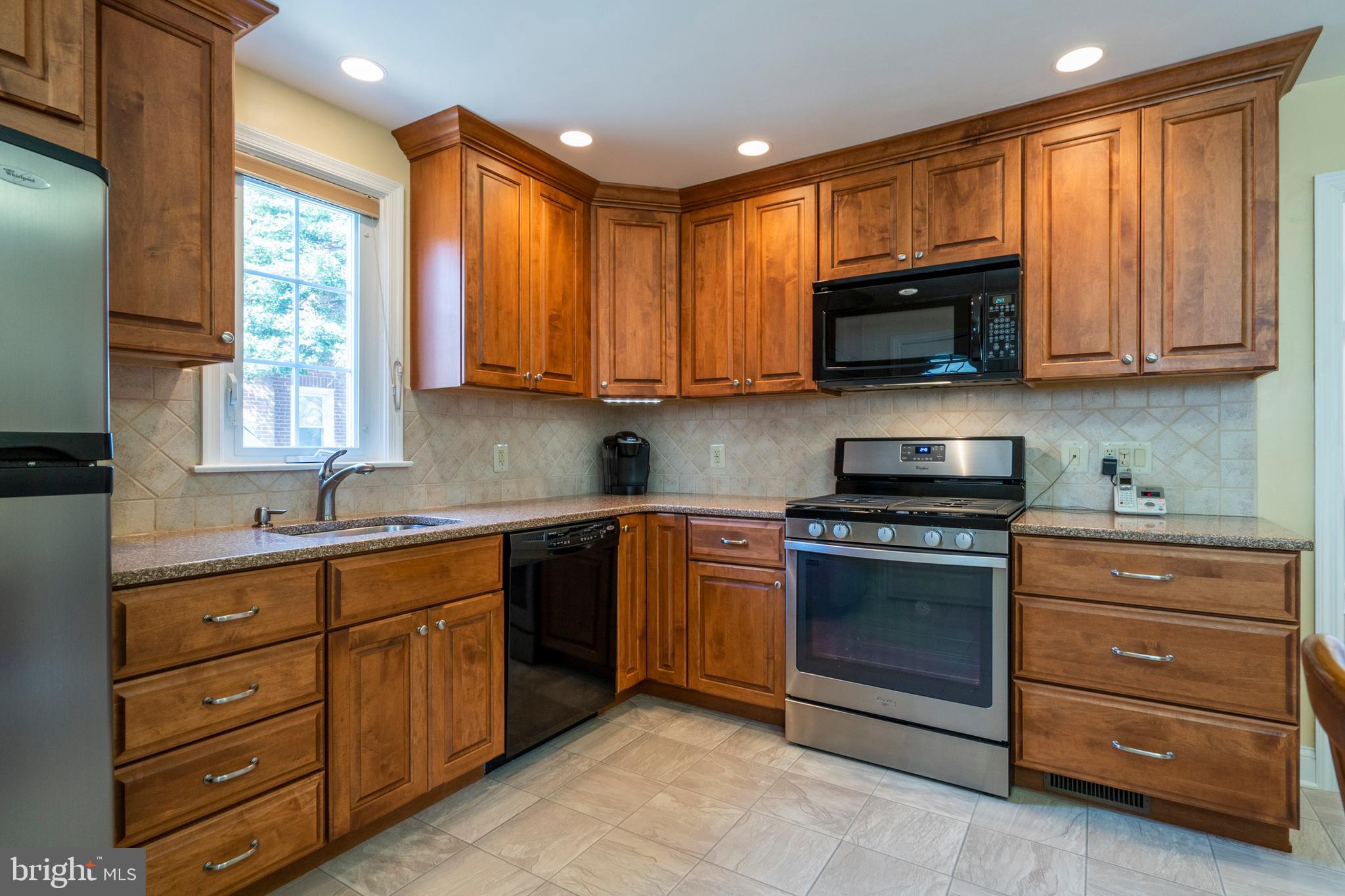 7424 Barclay Road Cheltenham, PA 19012 - Photo 9 of 36 Gallery Image 9