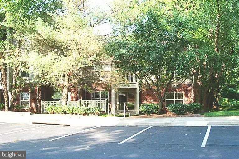 11657 B Chesterfield Court, Unit B Reston, VA 20190 - Photo 1 of 6 Exterior (Main)