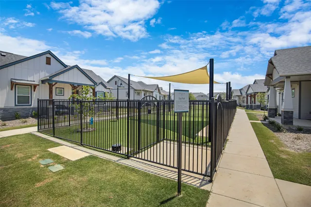 $2,138 | 5600 Wild Acrs, Fort Worth, TX 76123