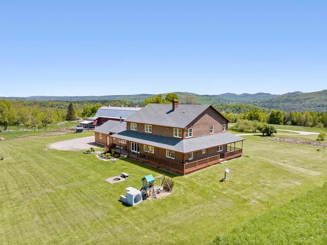 $975,000 | 338 Johnson Road, Marshfield, VT 05658