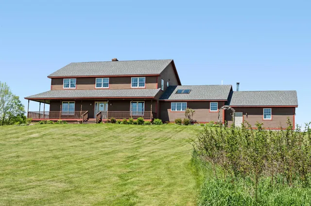 $975,000 | 338 Johnson Road, Marshfield, VT 05658