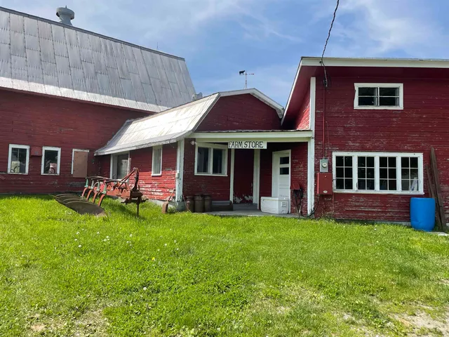 $975,000 | 338 Johnson Road, Marshfield, VT 05658