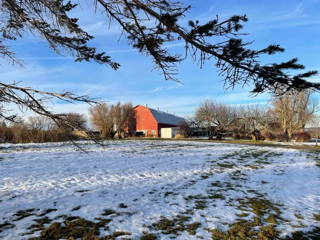 $975,000 | 338 Johnson Road, Marshfield, VT 05658