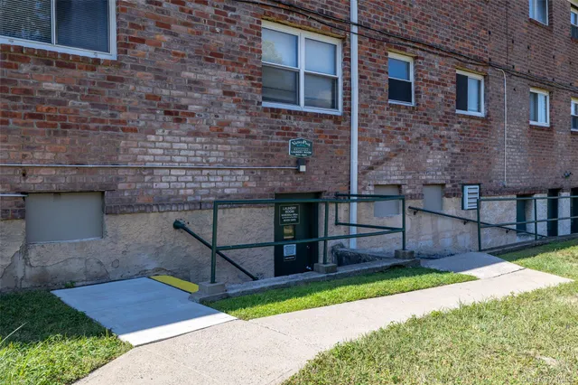 $295,000 | 1804 Shipley Avenue, Unit 2, Valley Stream, NY 11580