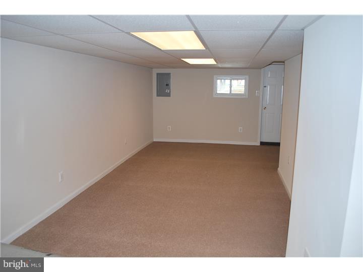 3133 Holly Road Philadelphia, PA 19154 - Photo 15 of 17