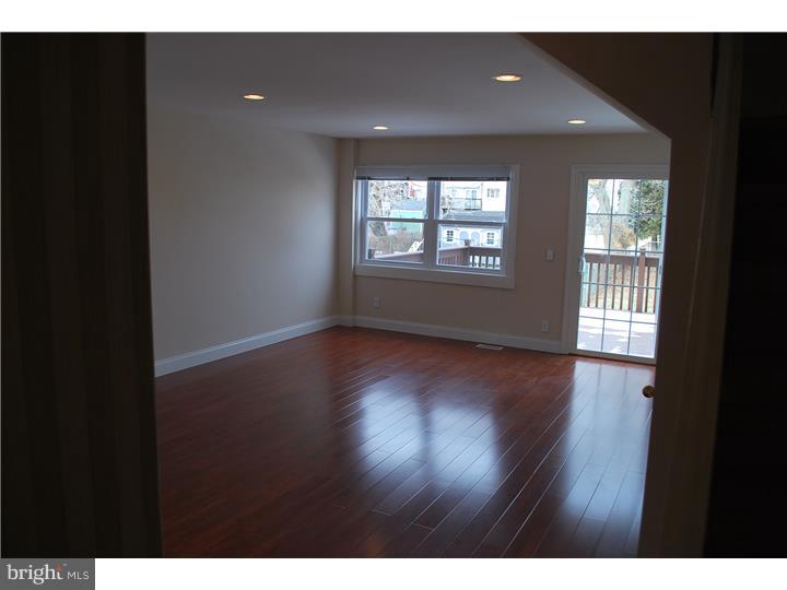3133 Holly Road Philadelphia, PA 19154 - Photo 3 of 17