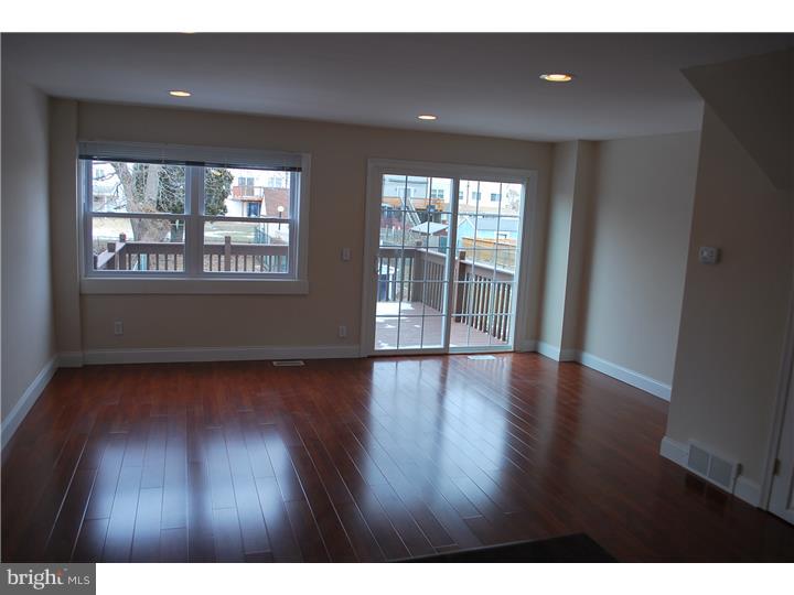 3133 Holly Road Philadelphia, PA 19154 - Photo 4 of 17