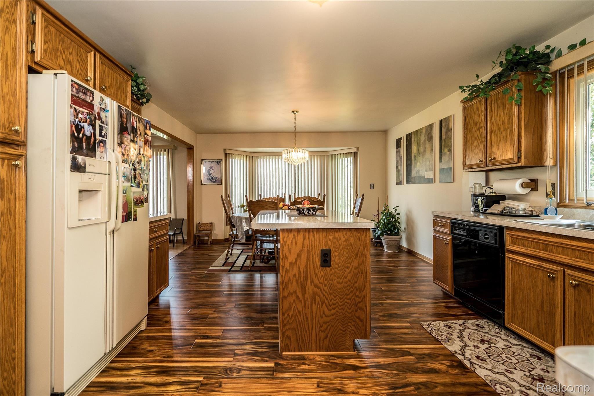 17931 Rocco Drive Macomb, MI 48044 - Photo 29 of 77 DSC05177.jpg
