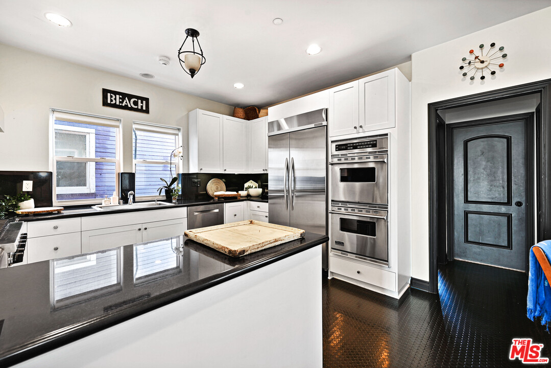 1343 Palisades Beach Road Santa Monica, CA 90401 - Photo 14 of 52