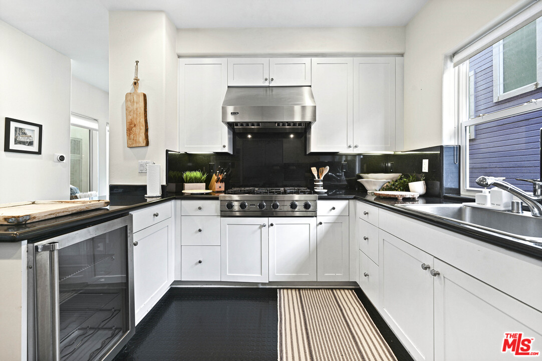 1343 Palisades Beach Road Santa Monica, CA 90401 - Photo 16 of 52