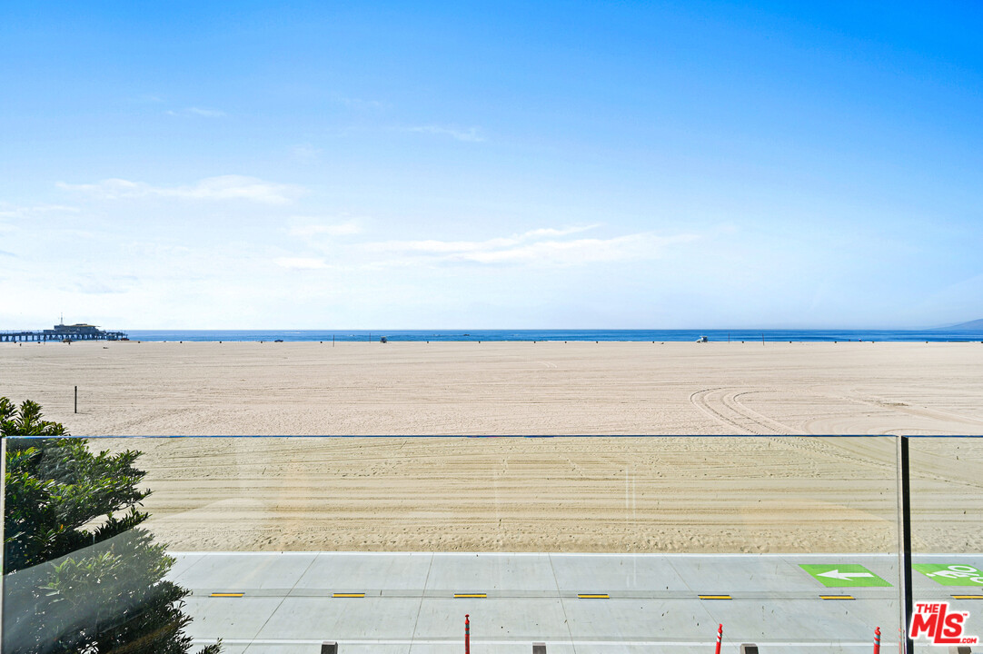 1343 Palisades Beach Road Santa Monica, CA 90401 - Photo 26 of 52