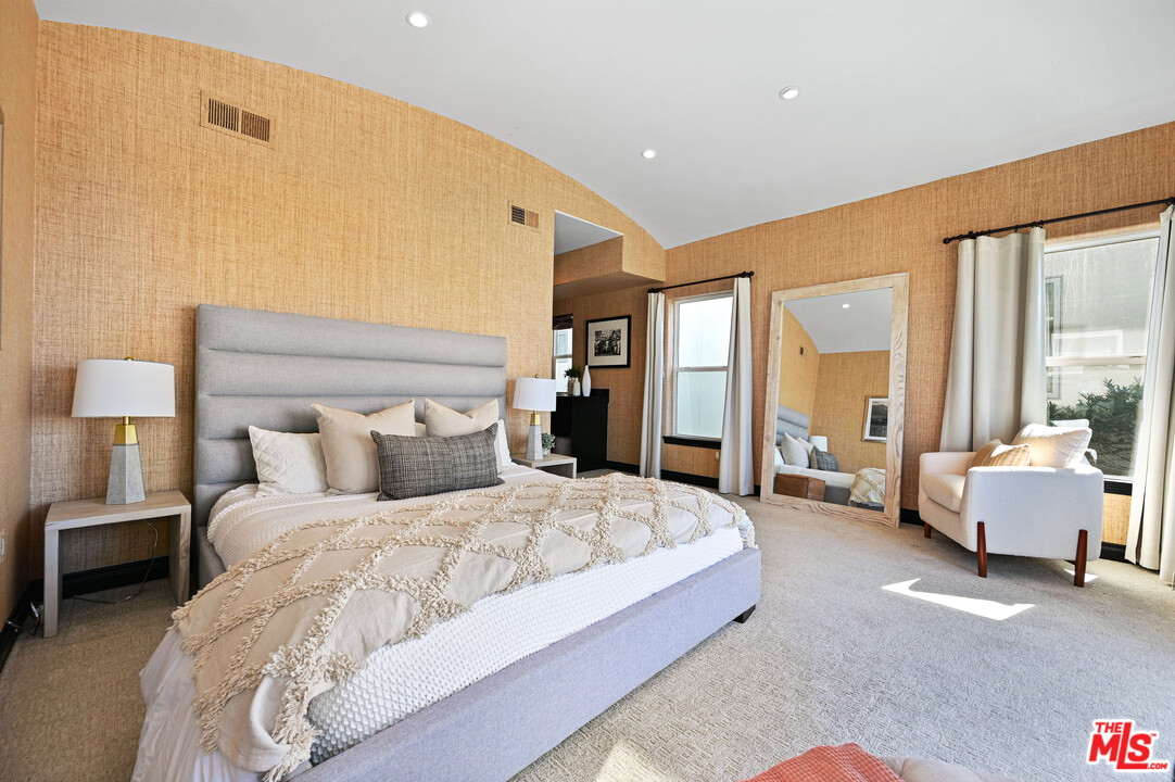 1343 Palisades Beach Road Santa Monica, CA 90401 - Photo 29 of 52