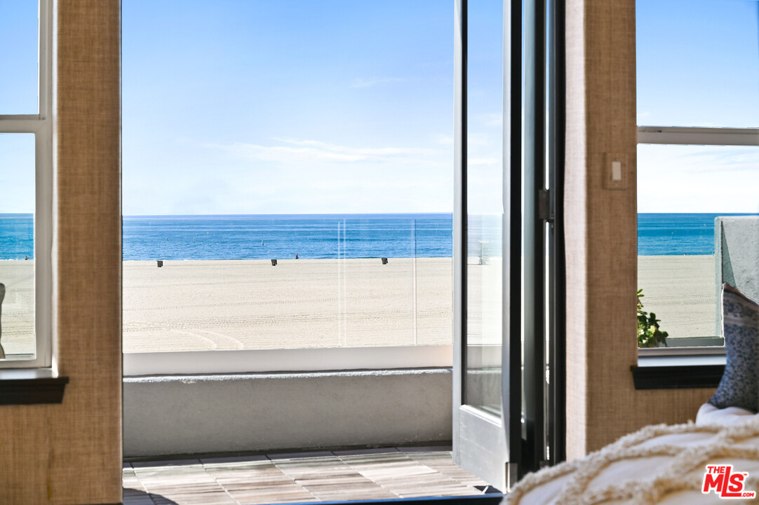 1343 Palisades Beach Road Santa Monica, CA 90401 - Photo 46 of 52