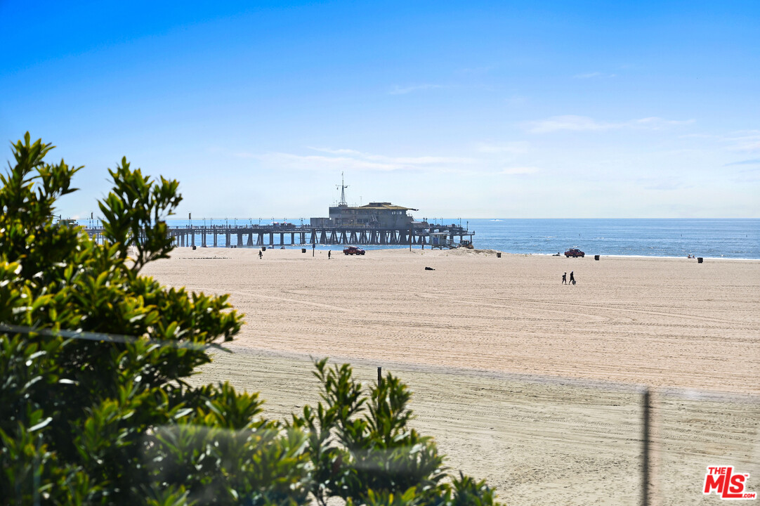 1343 Palisades Beach Road Santa Monica, CA 90401 - Photo 48 of 52