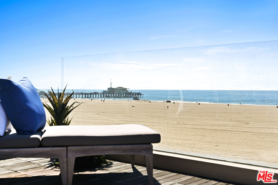 1343 Palisades Beach Road Santa Monica, CA 90401 - Photo 7 of 52