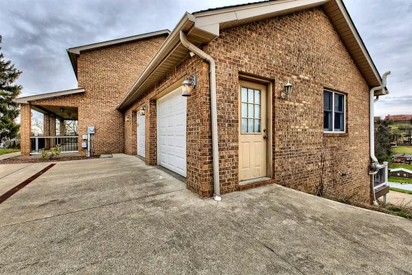 $598,000 | 11227 Pershing Drive, North Huntingdon, PA 15642