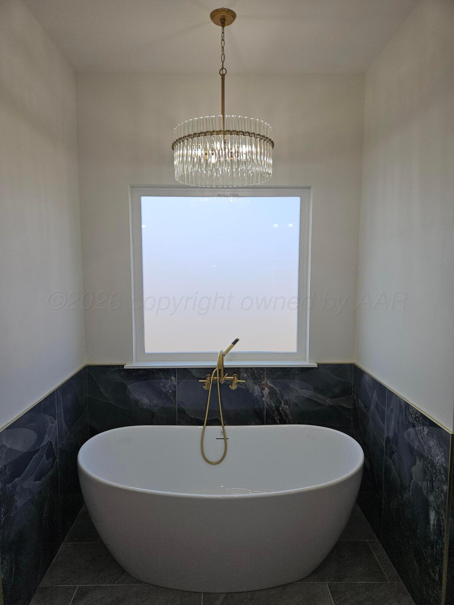 1010 Oak Avenue Panhandle, TX 79068 - Photo 28 of 44 a close view of a sink