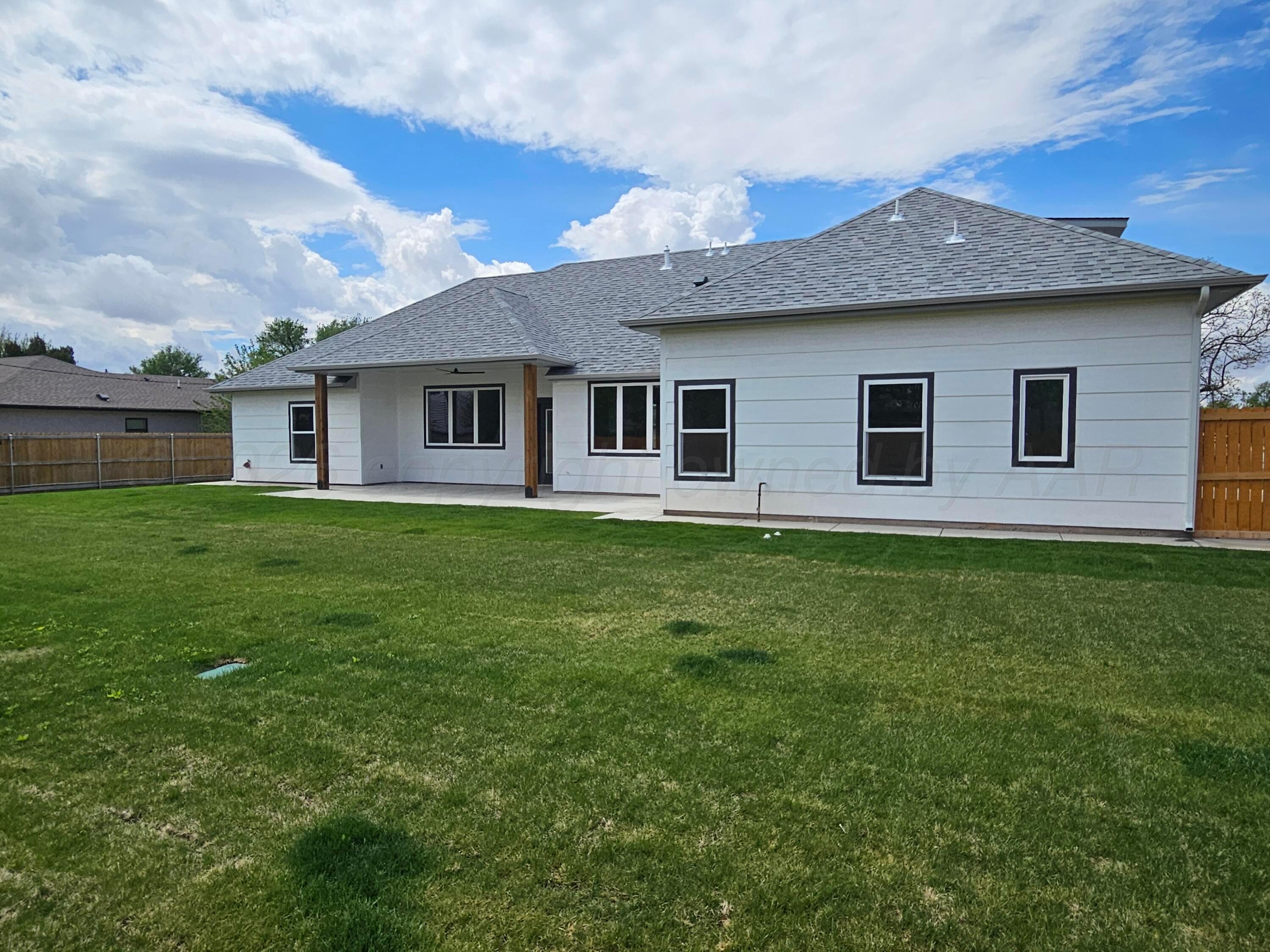 1010 Oak Avenue Panhandle, TX 79068 - Photo 5 of 44 Back of house
