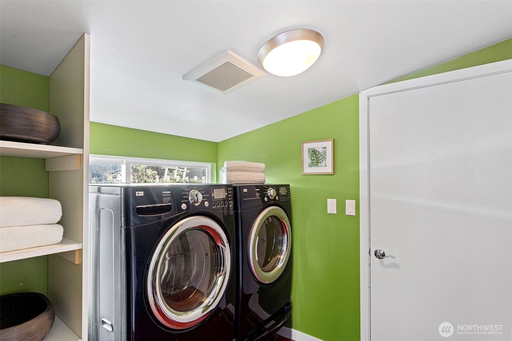 3813 Northeast 70th Street Seattle, WA 98115 - Photo 15 of 40