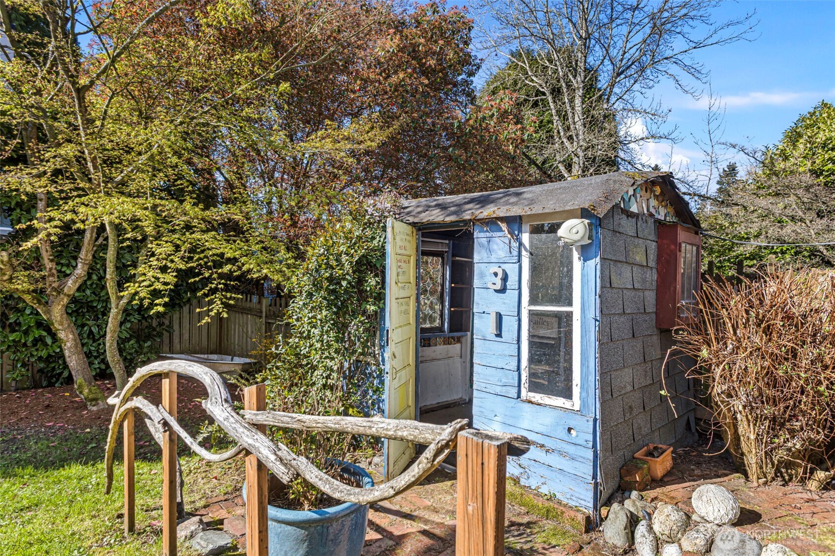 3813 Northeast 70th Street Seattle, WA 98115 - Photo 32 of 40