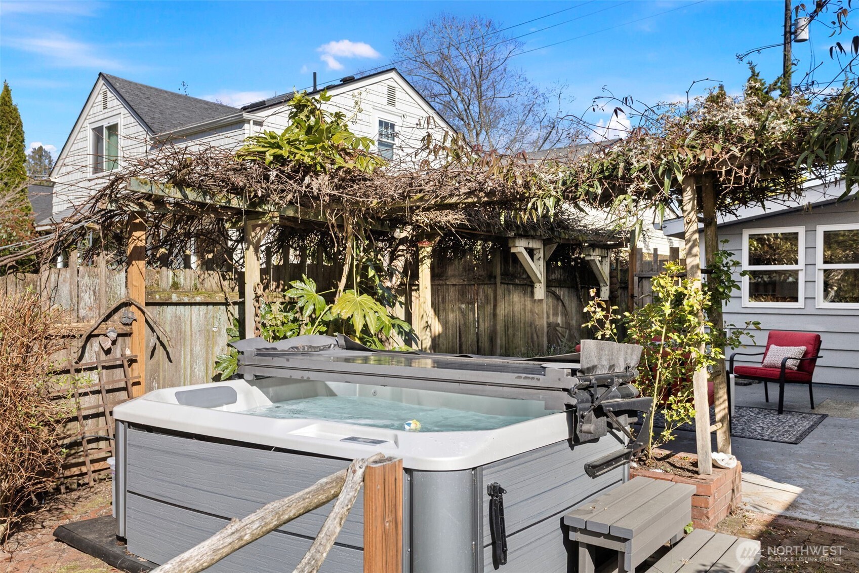 3813 Northeast 70th Street Seattle, WA 98115 - Photo 33 of 40