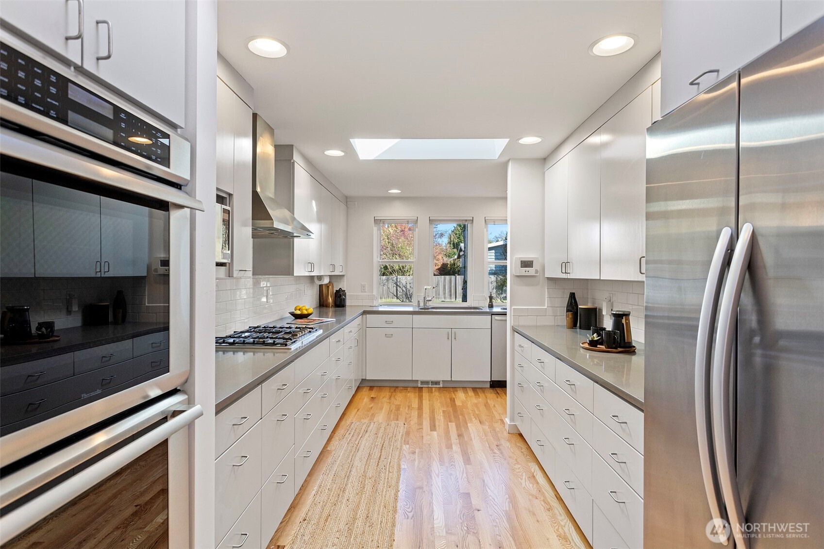 3813 Northeast 70th Street Seattle, WA 98115 - Photo 10 of 40