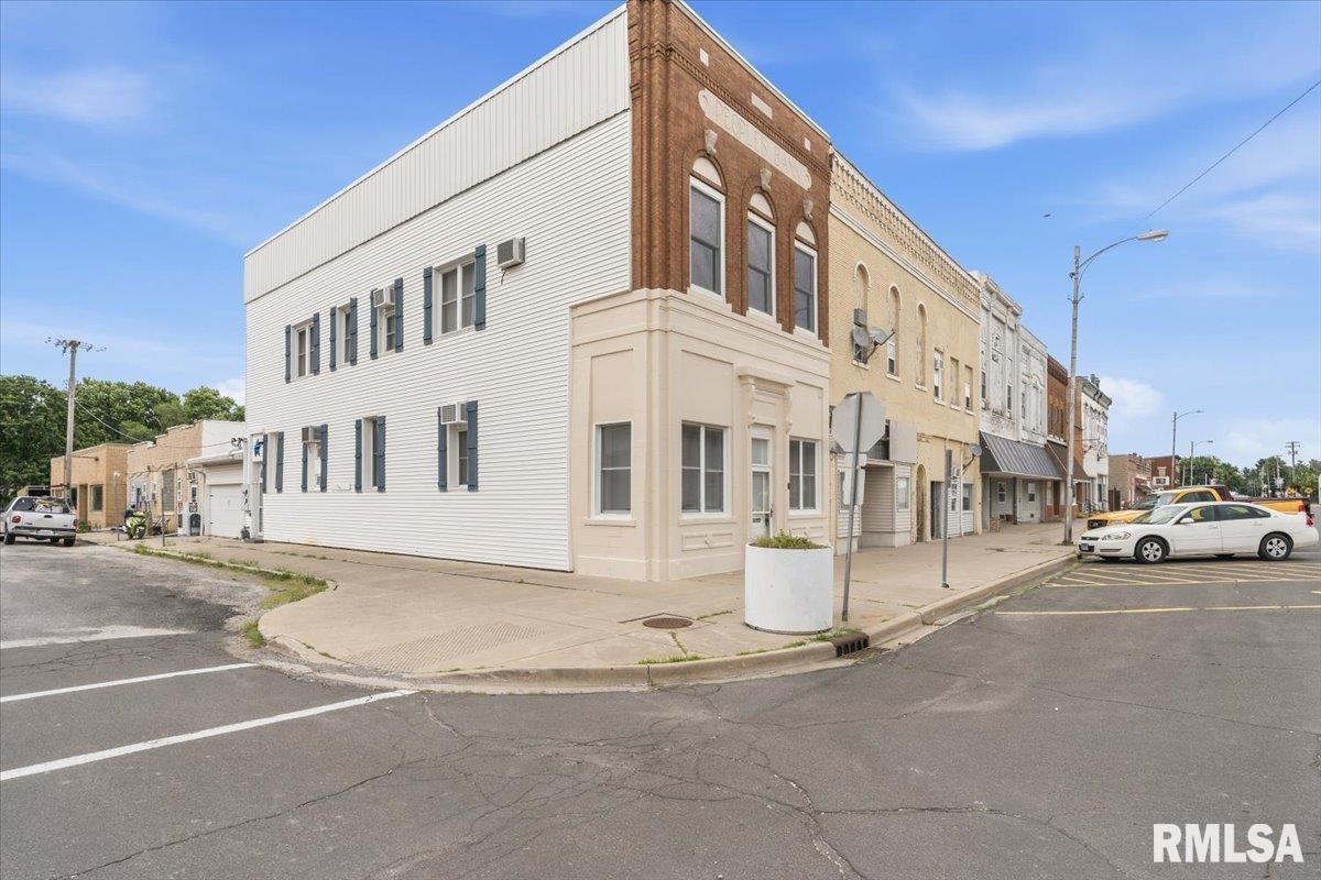 174 West Center Street Girard, IL 62640 - Photo 1 of 41