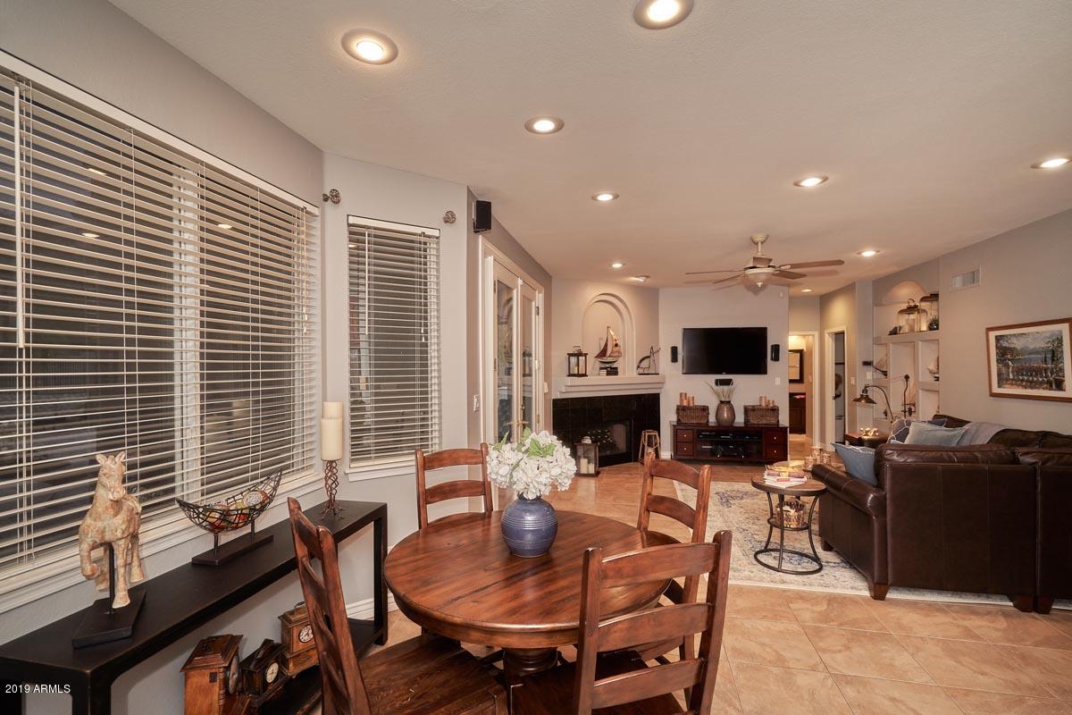814 East Desert Trumpet Road Phoenix, AZ 85048 - Photo 29 of 83 Breakfast Nook-Family Room