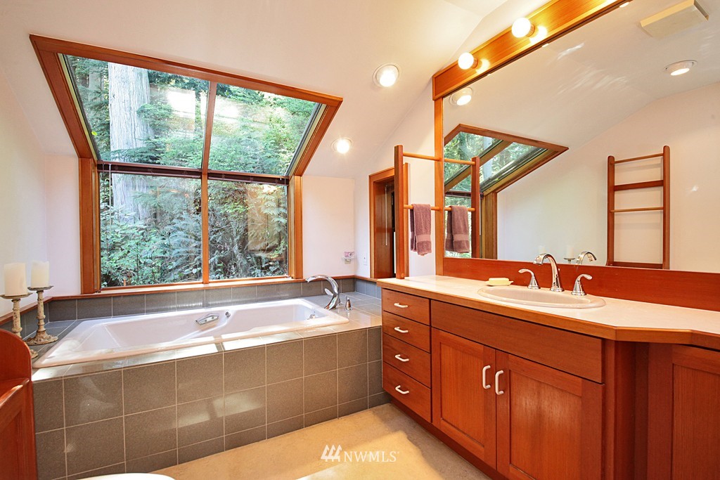 4184 Sandy Point Road Langley, WA 98260 - Photo 12 of 25 Gallery Image 12