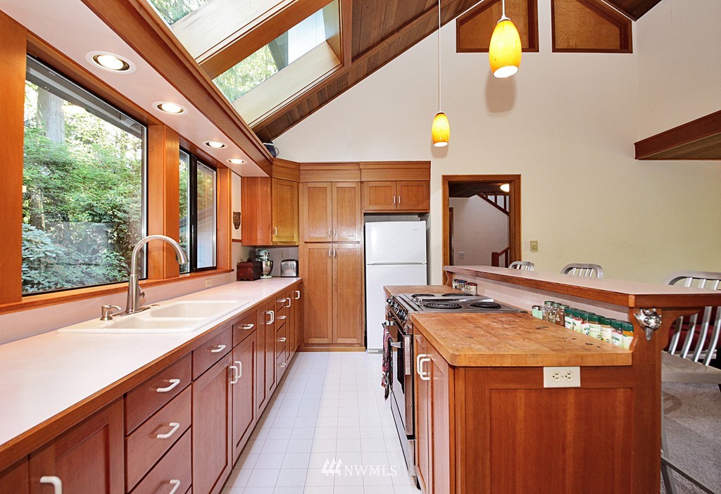4184 Sandy Point Road Langley, WA 98260 - Photo 7 of 25 Gallery Image 7