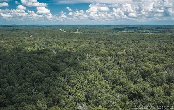 $180,000 | Springs-tract 6 Geronimo Macks Creek, Macks Creek, MO 65786