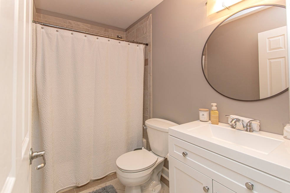 1344 McDowell Road, Unit 204 Naperville, IL 60563 - Photo 13 of 20 Gallery Image 13