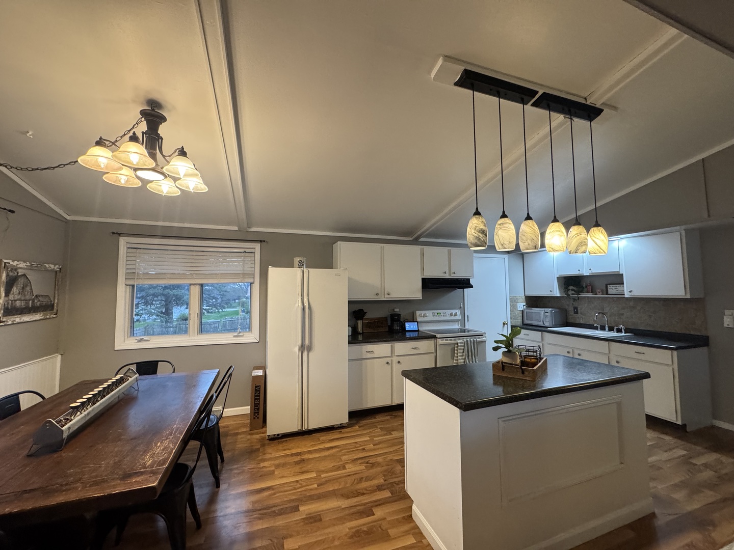 604 Southwest 8th Street Aledo, IL 61231 - Photo 7 of 15