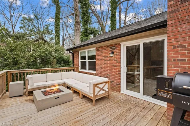 $349,500 | 326 Camelot Drive, Salisbury, NC 28144