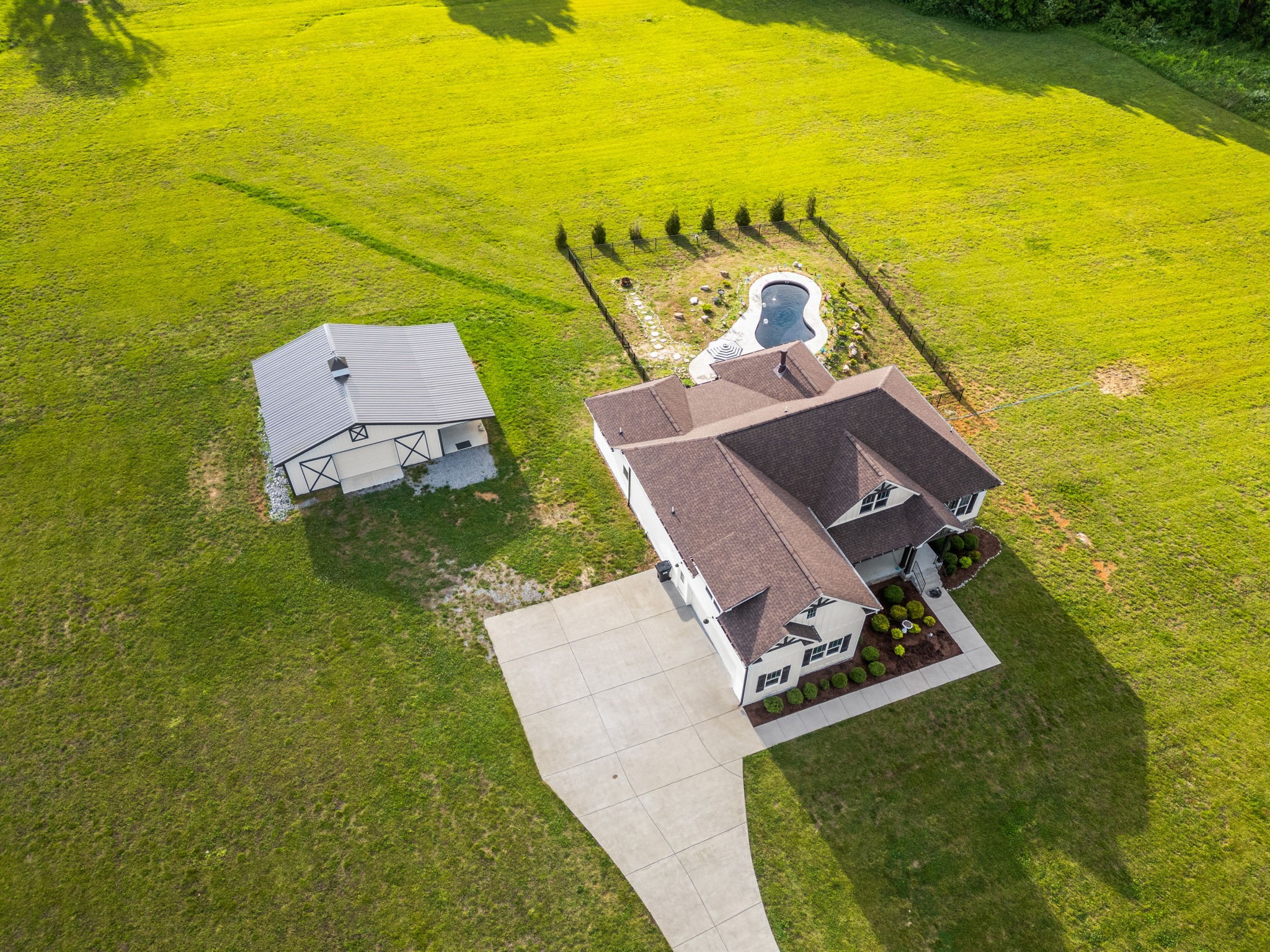 3378 New Hall Road Greenbrier, TN 37073 - Photo 7 of 83 an aerial view of a house with a ocean view