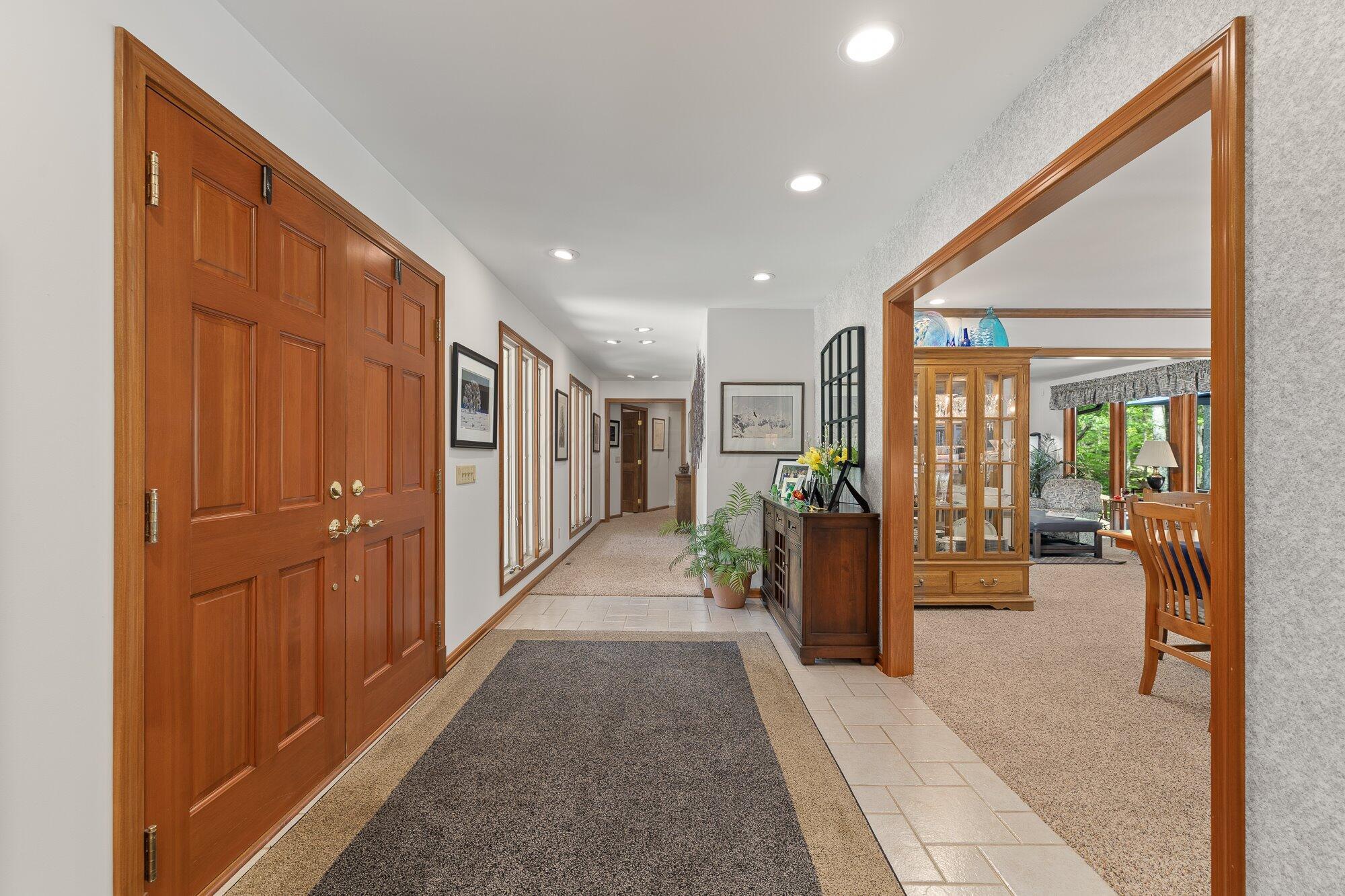 1833 East Hanley Road Mansfield, OH 44903 - Photo 13 of 94 03-int-foyer-1