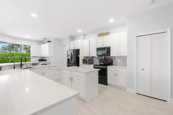 $949,000 | 7476 Brunswick Circle, Boynton Beach, FL 33472