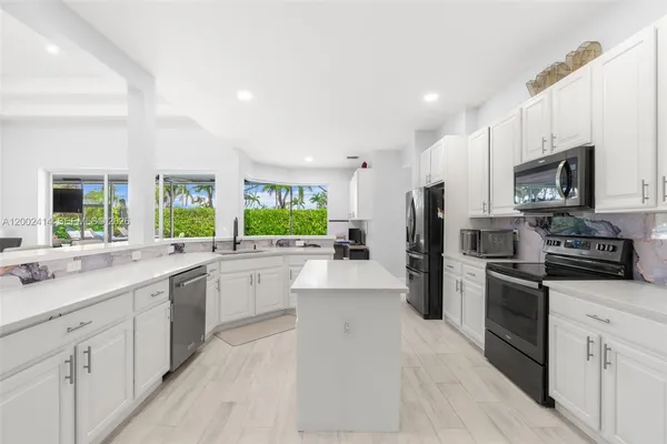 $949,000 | 7476 Brunswick Circle, Boynton Beach, FL 33472