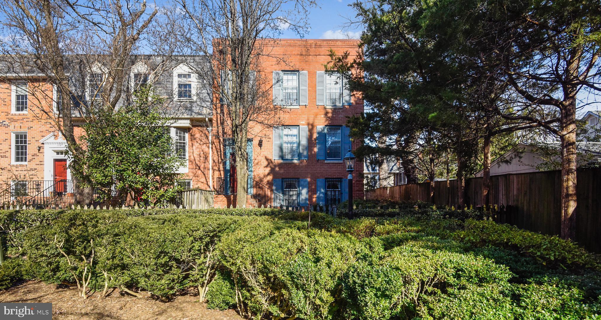 1301 South Glebe Road Arlington, VA 22204 - Photo 3 of 28 Front elevation