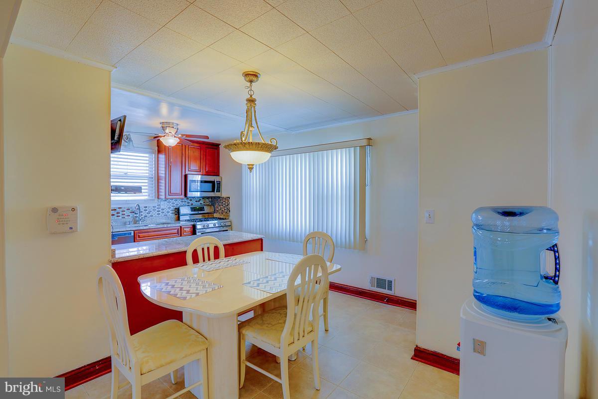 6815 Westridge Road Baltimore, MD 21207 - Photo 11 of 30 Kitchen