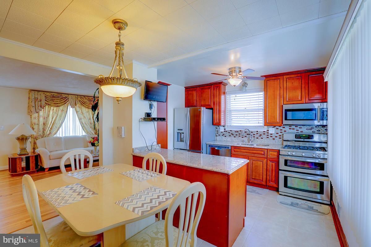 6815 Westridge Road Baltimore, MD 21207 - Photo 13 of 30 Kitchen