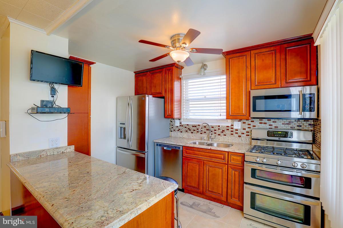 6815 Westridge Road Baltimore, MD 21207 - Photo 14 of 30 Kitchen