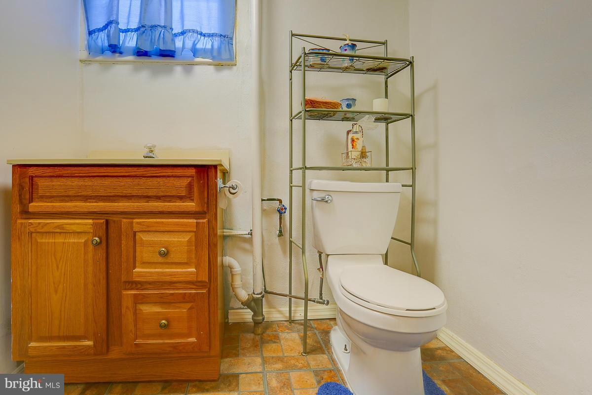 6815 Westridge Road Baltimore, MD 21207 - Photo 30 of 30 Bath