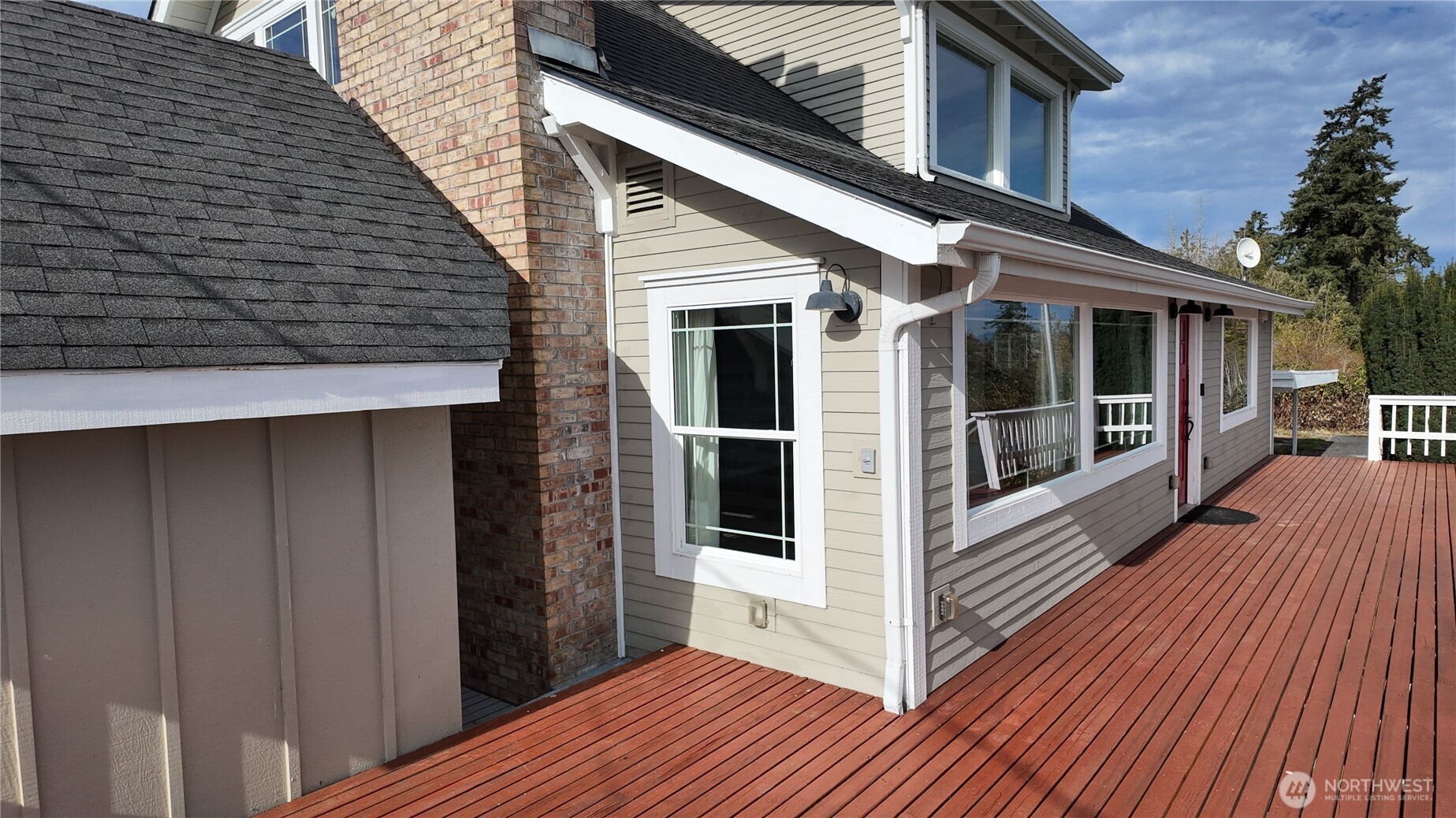 18122 Best Road Mount Vernon, WA 98273 - Photo 35 of 40 a view of a house with wooden floor
