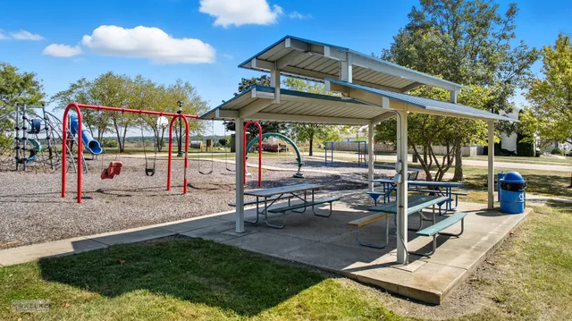 $315,000 | 2804 Turnberry Drive, Ottawa, IL 61350