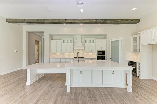 $1,246,809 | 10073 Meadowrun Drive, Lithia, FL 33547